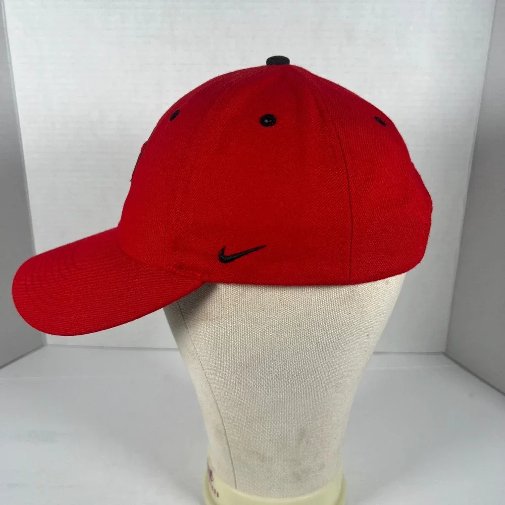 Nike Team‎ University of Utah Utes Red Adjustable Baseball Hat Cap